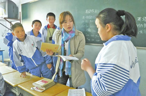 这学期一开学，张学琴在农四师一中实习。她说很喜欢当老师的感觉。
