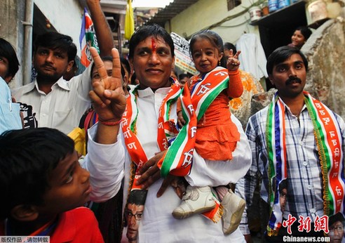 世界最小女性参加印度选举宣传活动