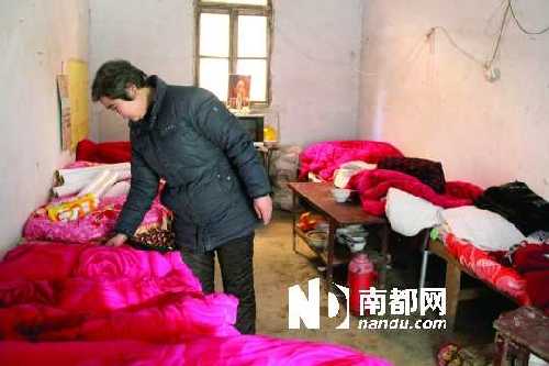  ●南阳市民政局2月6日领走的5个弃婴，曾被周凤桂藏在靳岗福利院几百米外的这间民房里。