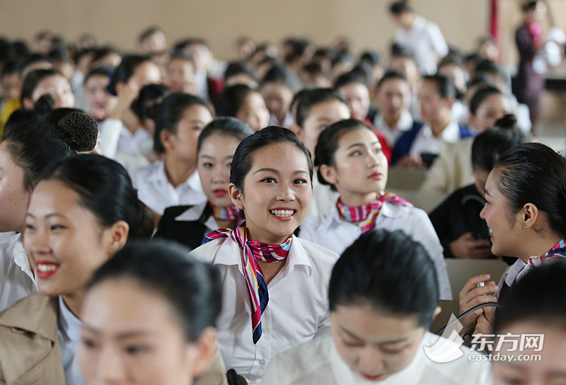 东航2015空姐招聘现场美女云集