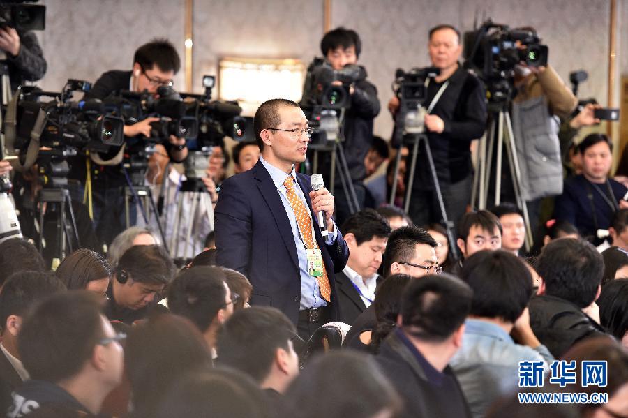 （两会）（12）十二届全国人大三次会议举行新闻发布会