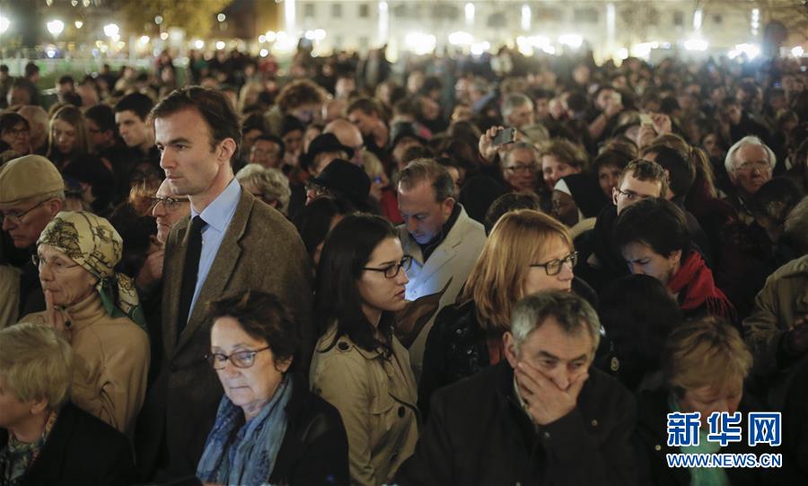 （XHDW）（1）巴黎圣母院举行恐袭遇难者追思弥撒