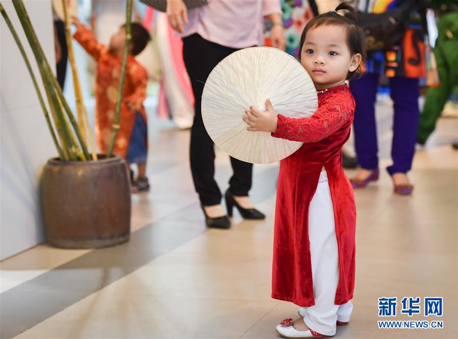 （国际）（3）越南胡志明市举办奥黛文化节