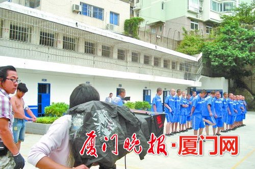 揭秘群演“路人甲”:不靠拍戏生存 多为个人爱好